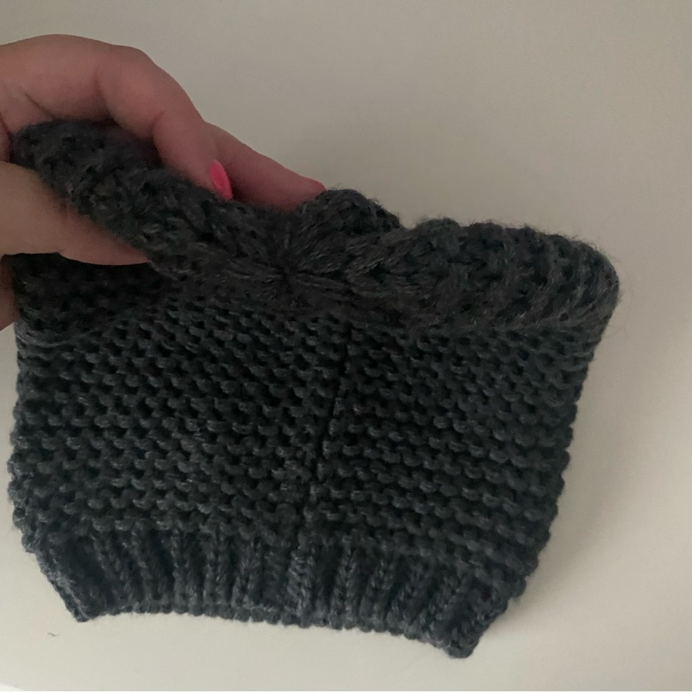 GAP Knit Hat - Picture 3 of 5